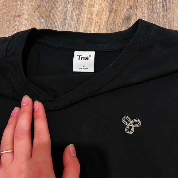 Aritzia TNA Plain Cropped Long Sleeve Crewneck with Small Embroidered Logo - Picture 3 of 5